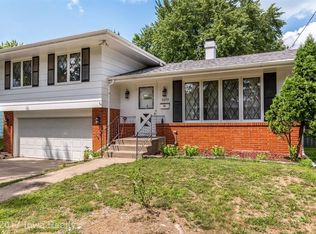 3609 Bel Aire Rd, Des Moines, IA 50310