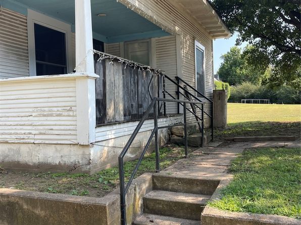 360 N B St, Yale, OK 74085