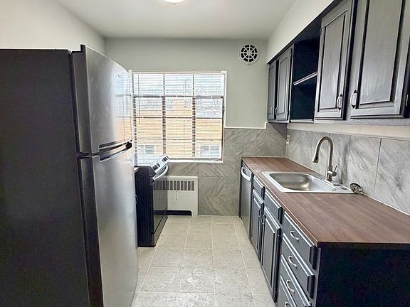 4th image of 6012 Budmar Ave APT 3