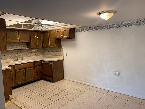 4th image of 5540 Walnut Ave APT 5C