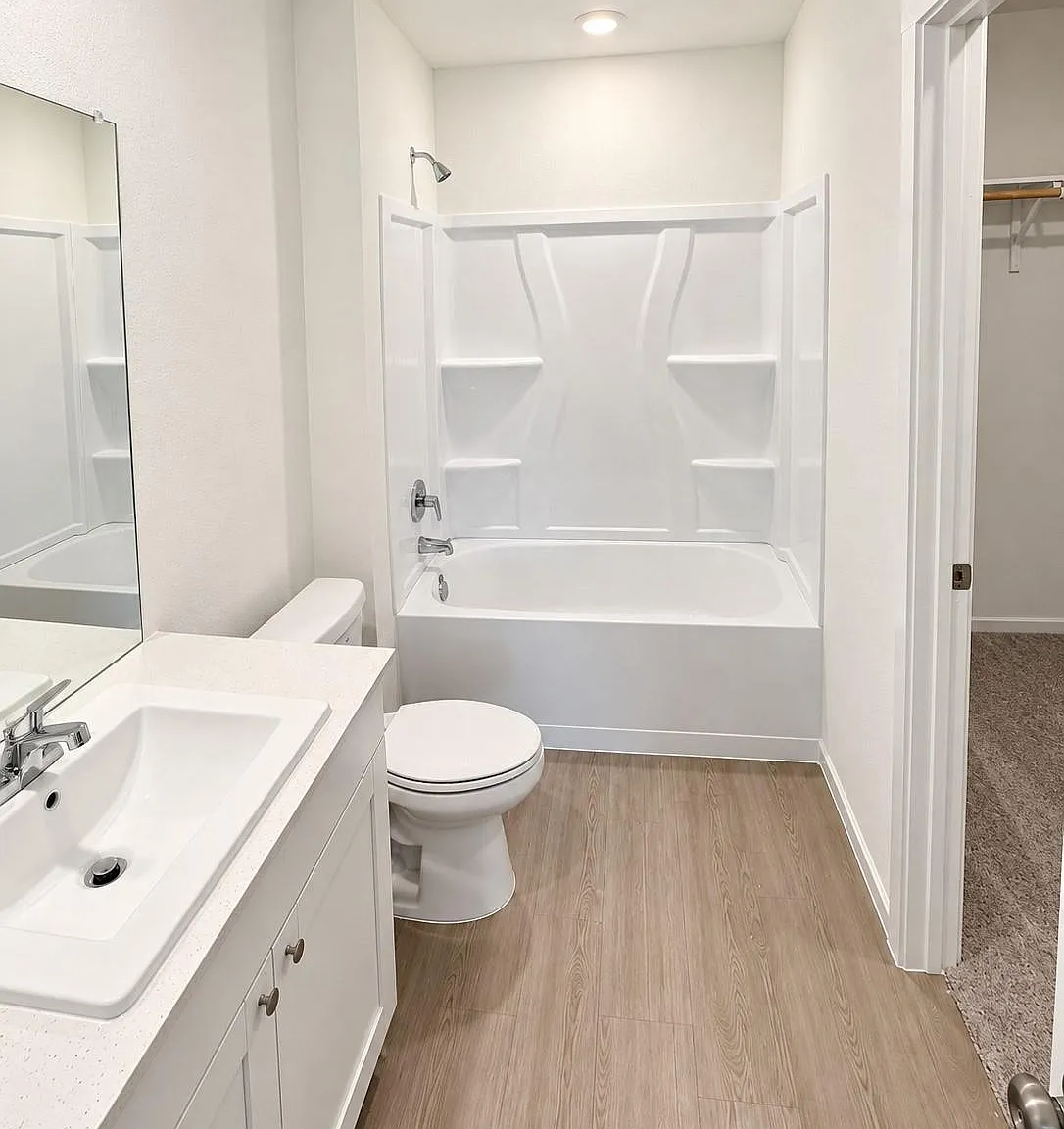 4 bed, 2.0 bath, 1500 sqft, $1,900 — Photo 2