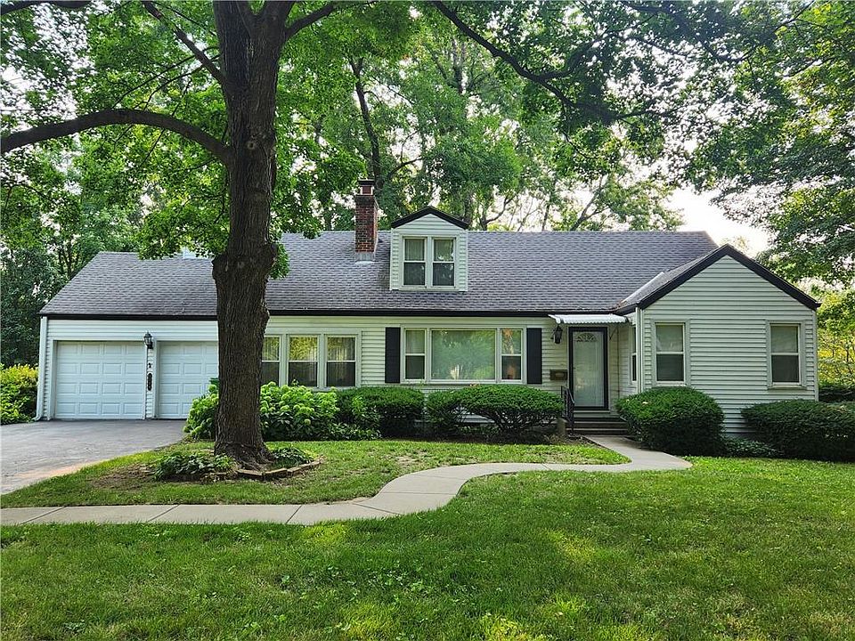 1st image of 1709 S Lake Dr