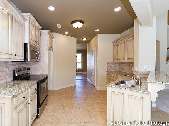 5th image of 4143 N Meadow View Dr