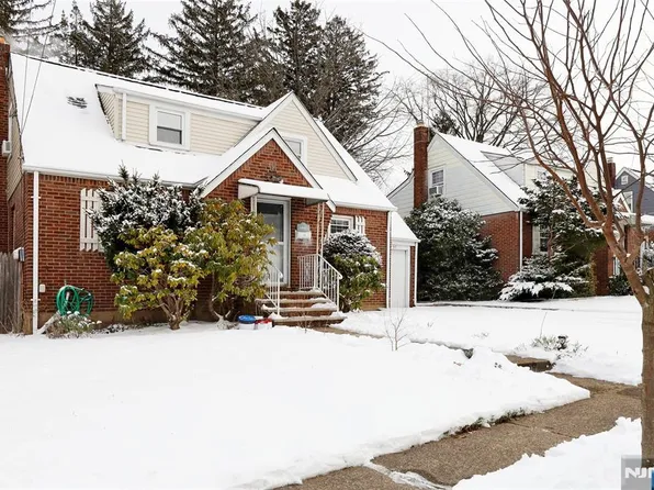 1-37 34th St, Fair Lawn, NJ 07410