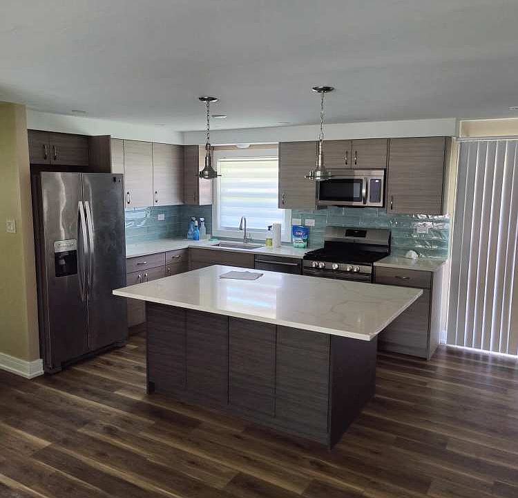 2nd image of 700 Brewster Ln