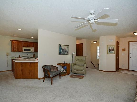 5th image of 5905 NW 92nd Ct