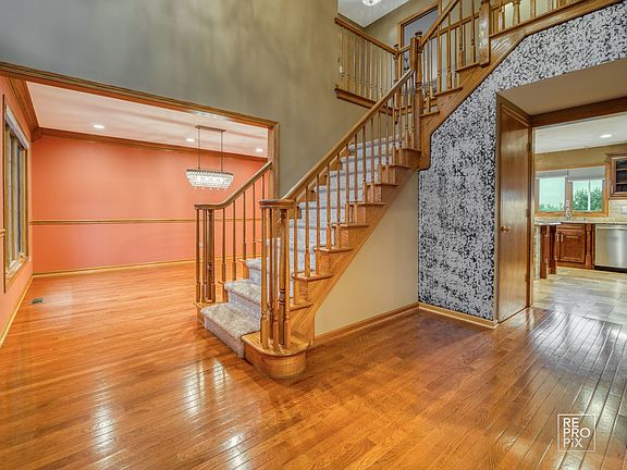 3rd image of 9231 Almond Ln