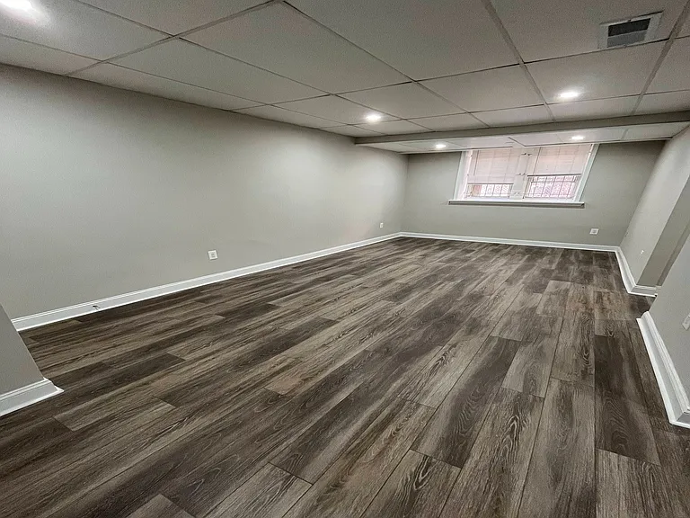 Campus Apartments — Photo 7