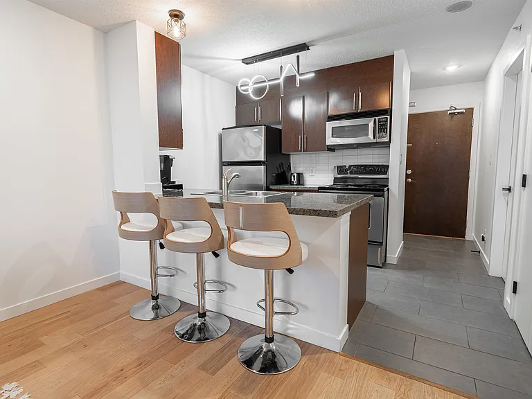 688 Abbott St #1003 — Photo 10