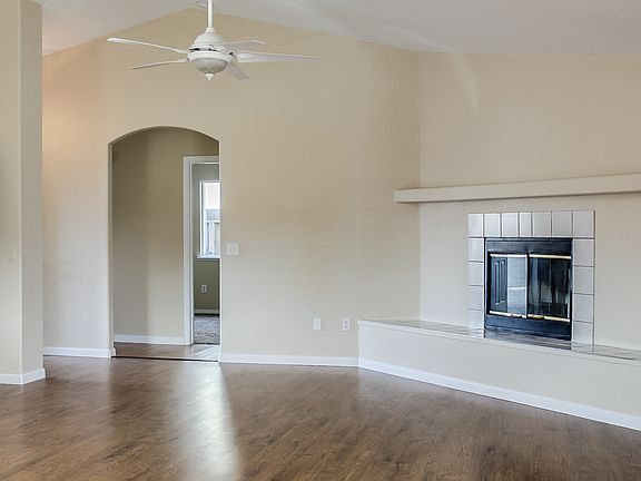 3rd image of 1025 Bay Shore Dr