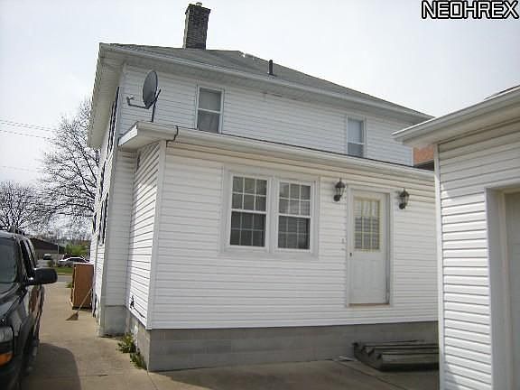 2nd image of 417 S Bodmer Ave