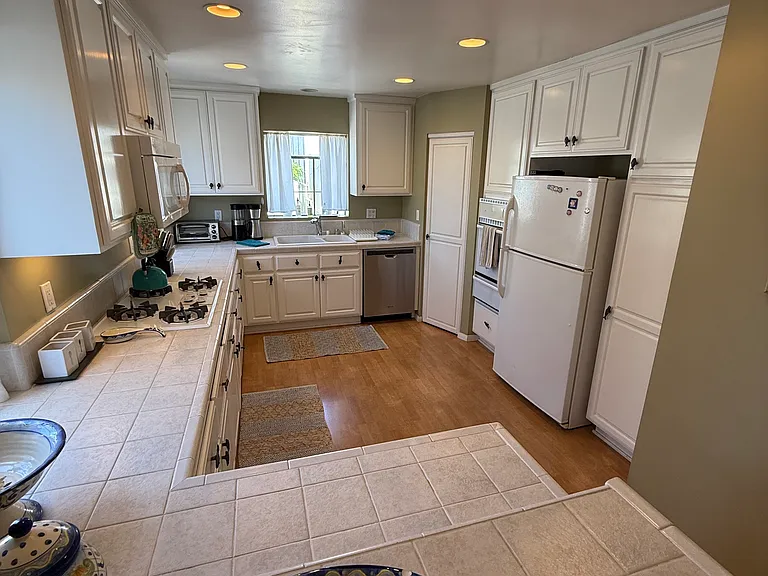 1744 Manhattan Ave #UPPER — Photo 40