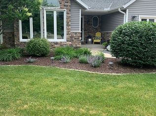 4114 W Hilltop Ct, Franklin, WI 53132