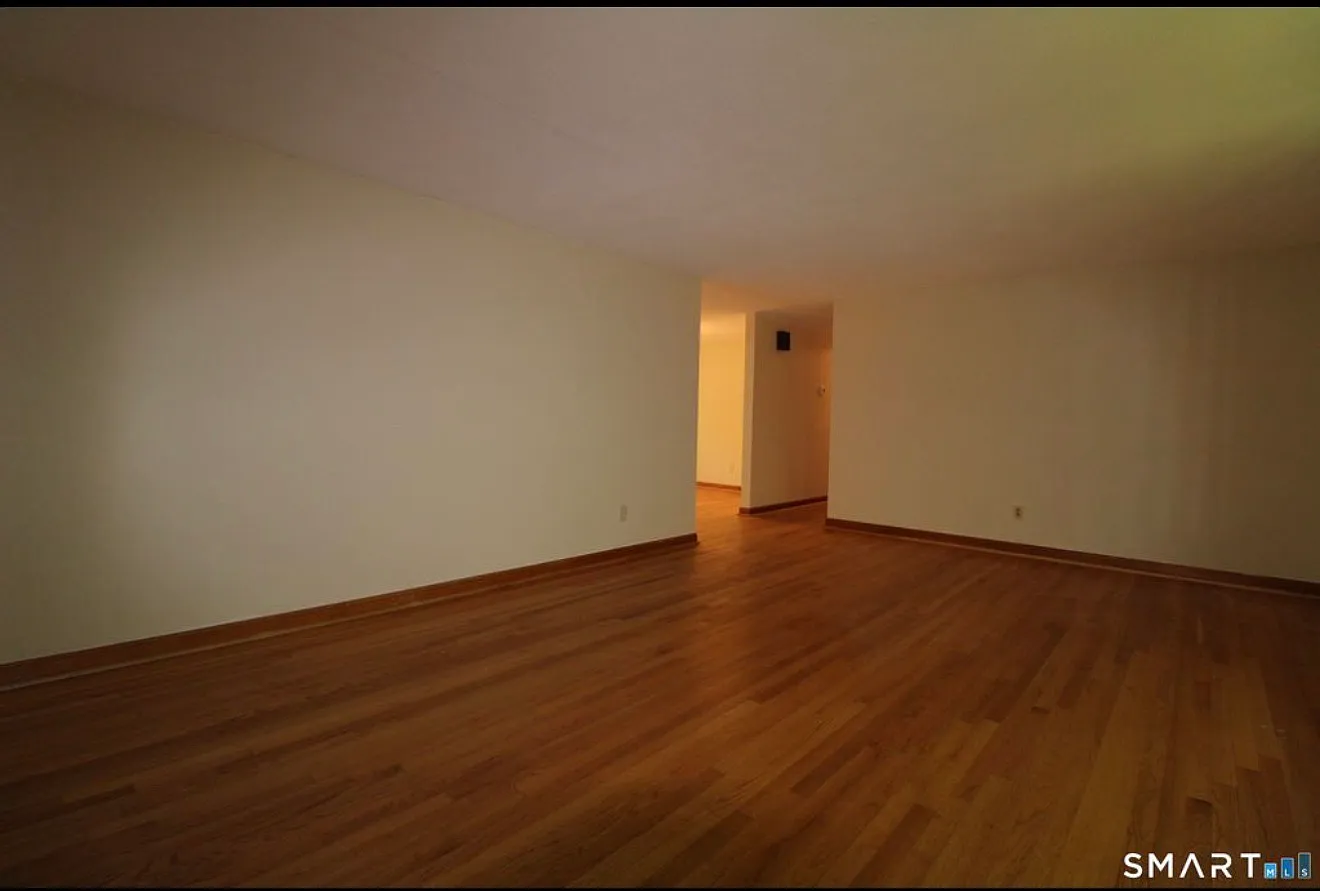 3 bed, 1848 sqft, $2,900 — Photo 4