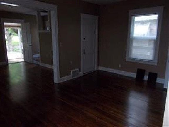4th image of 223 N Wheeling Ave