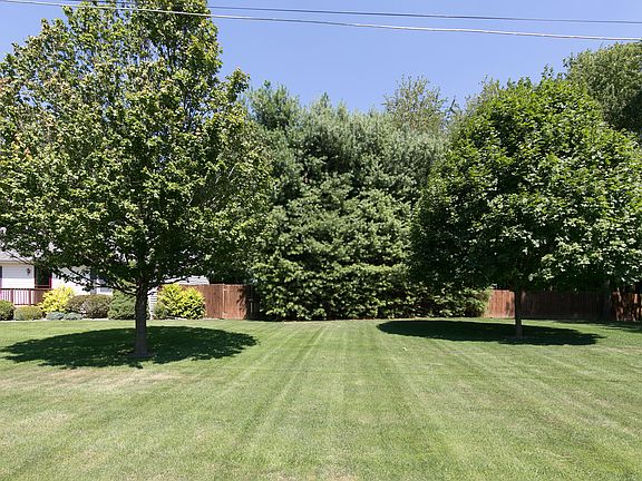 5th image of 27660 Ellis Dr