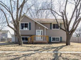 403 SE Little Beaver Dr, Grimes, IA 50111