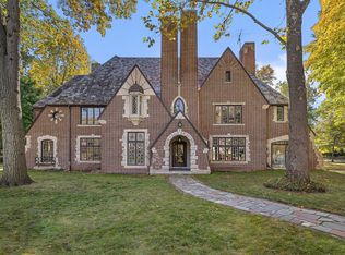 1701 Balmoral Dr, Detroit, MI