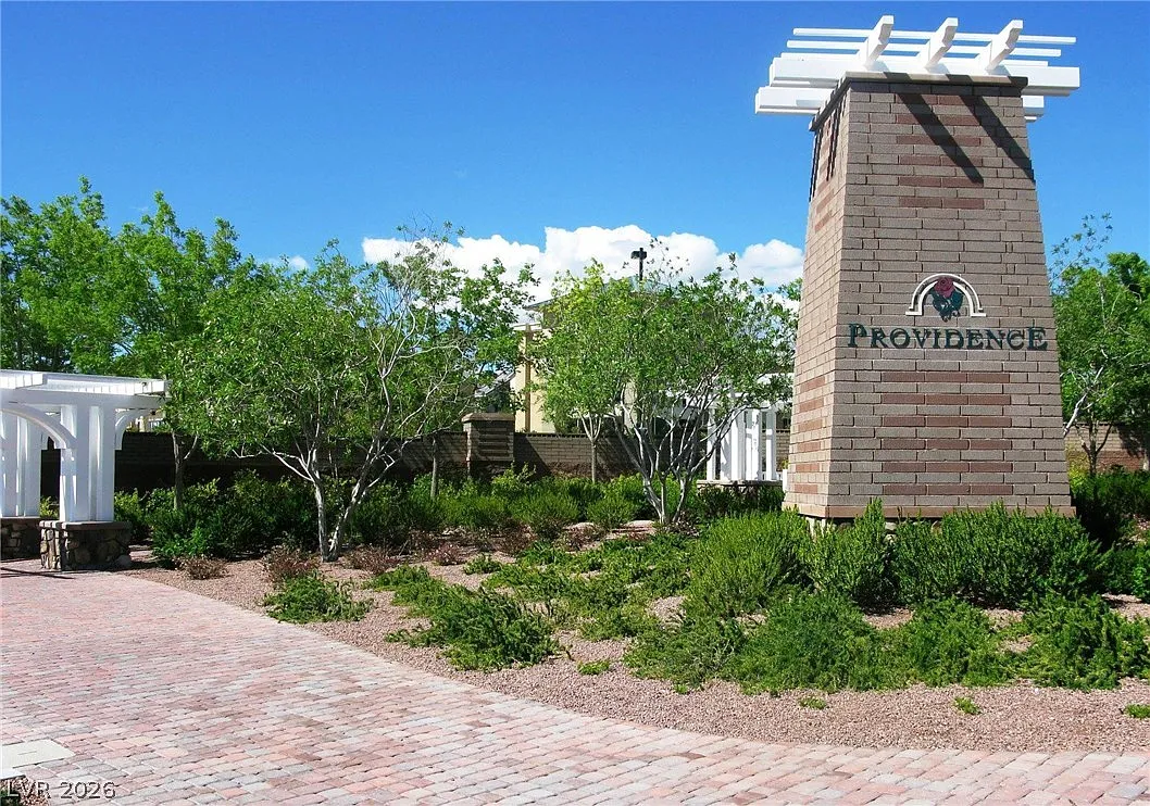 3 bed, 2.5 bath, 1373 sqft, $1,995 — Photo 1