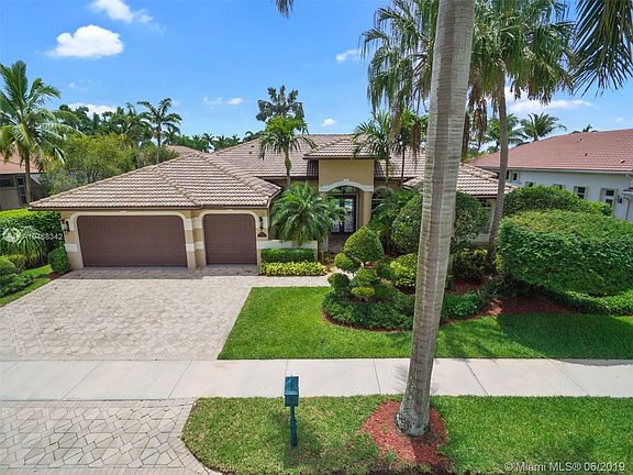 4th image of 2502 Montclaire Cir
