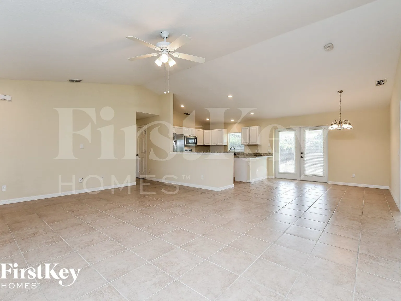3 bed, 2.0 bath, 1612 sqft, $1,805 — Photo 3
