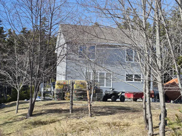 15 Komusin Ln, Cranberry Isles, ME 04625