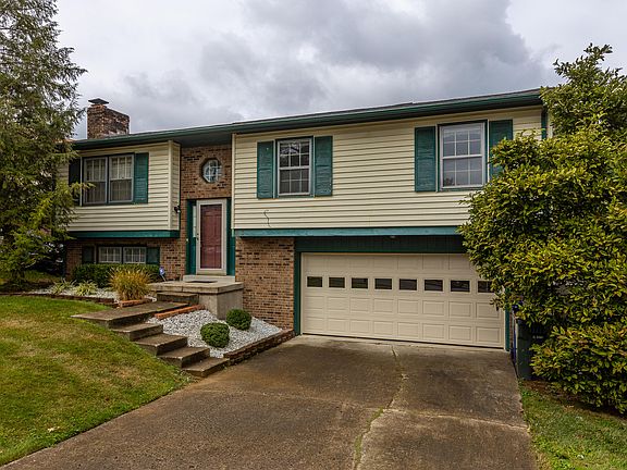 3rd image of 1513 Mount Rainier Dr