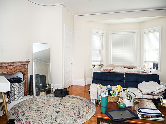 2nd image of 25 Garrison Rd APT 2