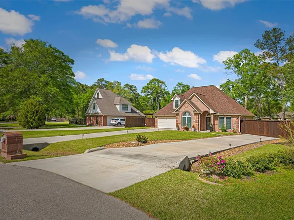 910 Apollo St, New Caney, TX 77357