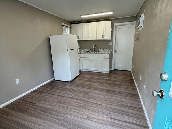 3701 E Moody Blvd #17