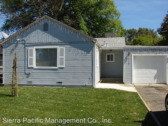 3rd image of 1135 Plumas St