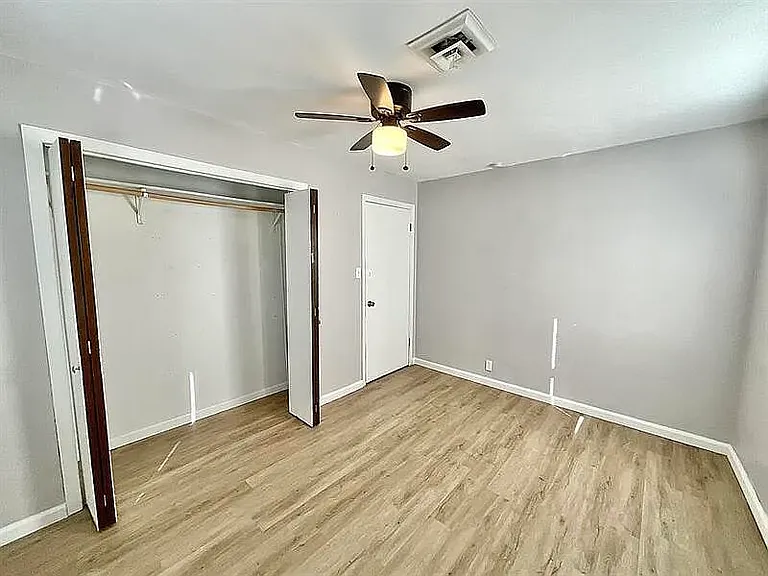 130 Susan Ct — Photo 13