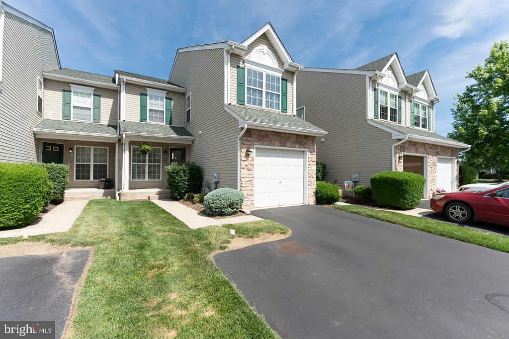 431 Green View Ct photo 1