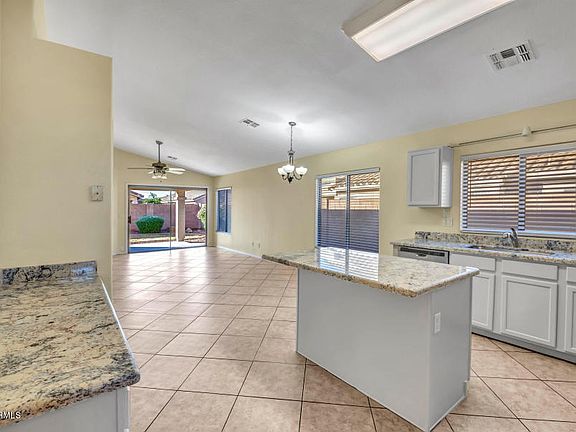 4th image of 3903 E Longhorn Dr
