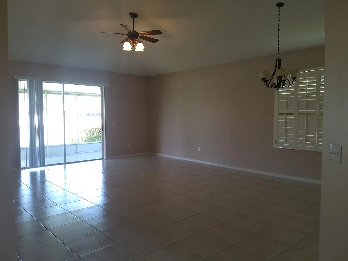 Building Photo - 29433 Crossland Dr