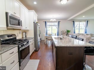 29 N Tompkins Sq, Downingtown, PA 19335