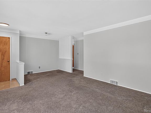 5th image of 29391 Mark Ave