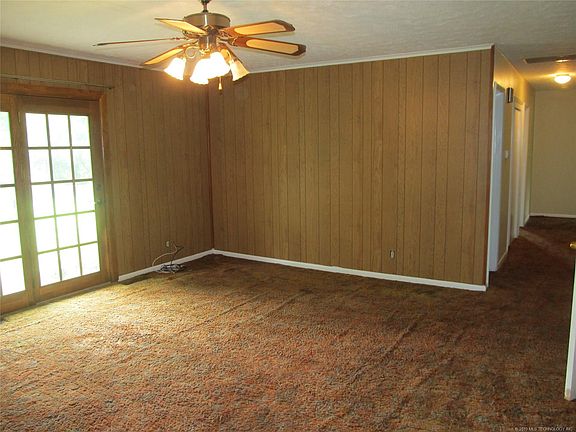 4th image of 726 Christmas Ln