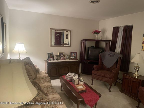 4th image of 25 Leighton Lane