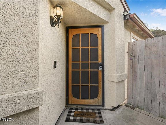 3rd image of 136 Clearwater Ln