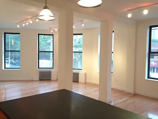 Rented by Rolling Stone Realty LLC | media 35