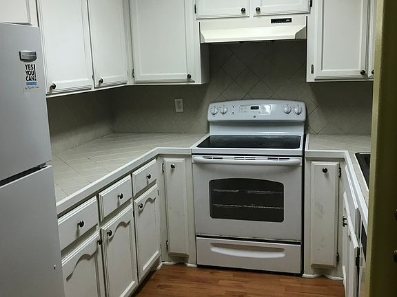5th image of 502 S Diplomat Dr