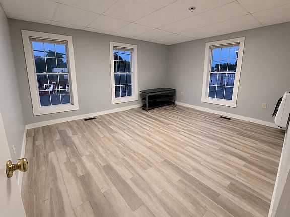 5th image of 1 E Main St #3