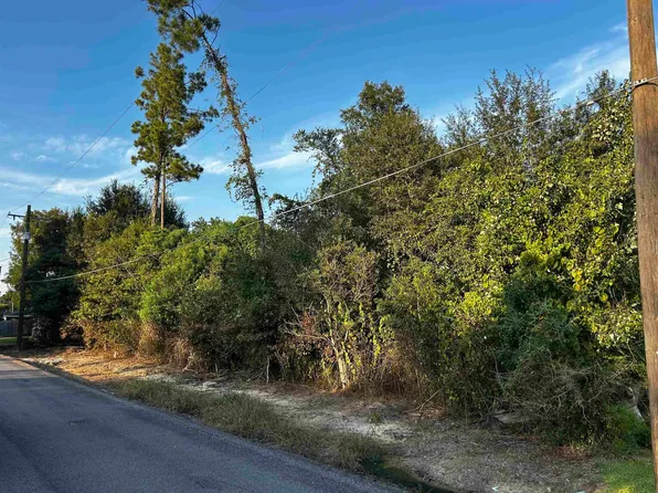 Charlotte Ave, Westlake, LA 70669