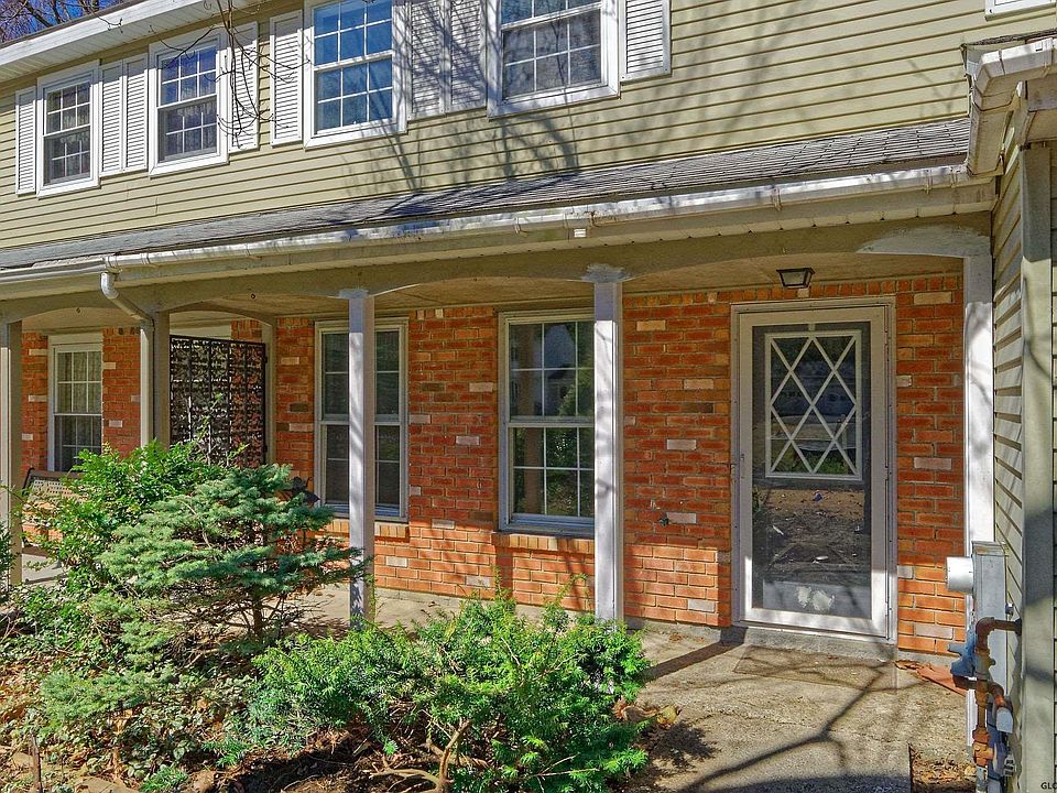 1st image of 38 Barkwood Ln