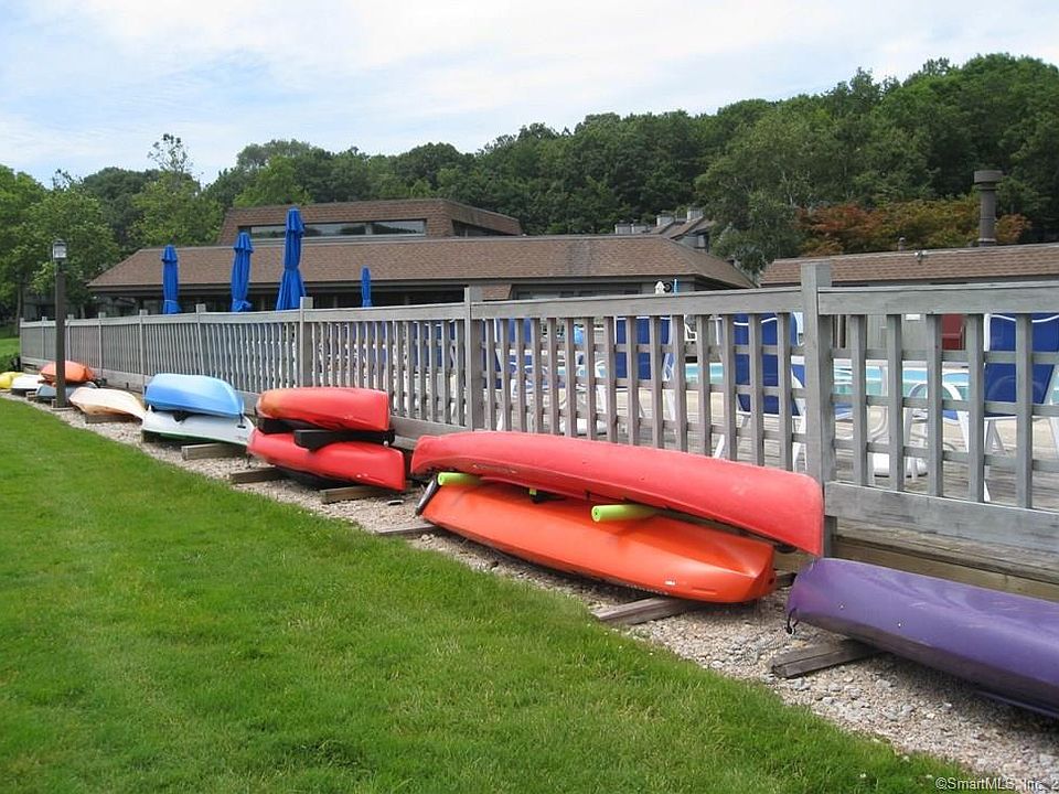 2nd image of 6 Harbour Vlg #A