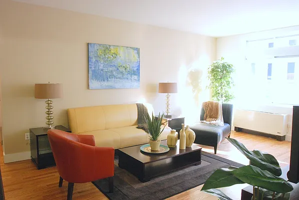 Rented by Perry Associates NYC Inc | media 29