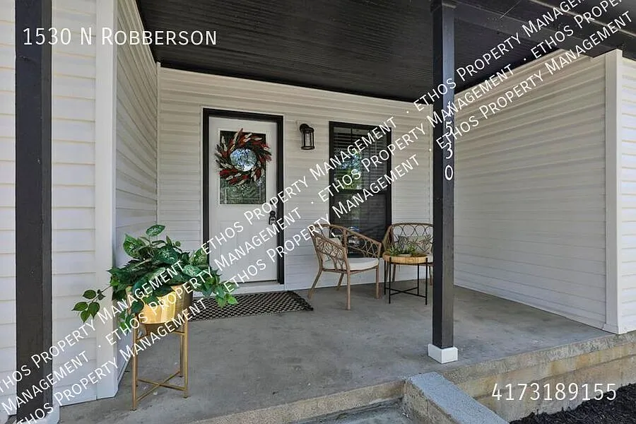 Building Photo - 1530 N Robberson Ave