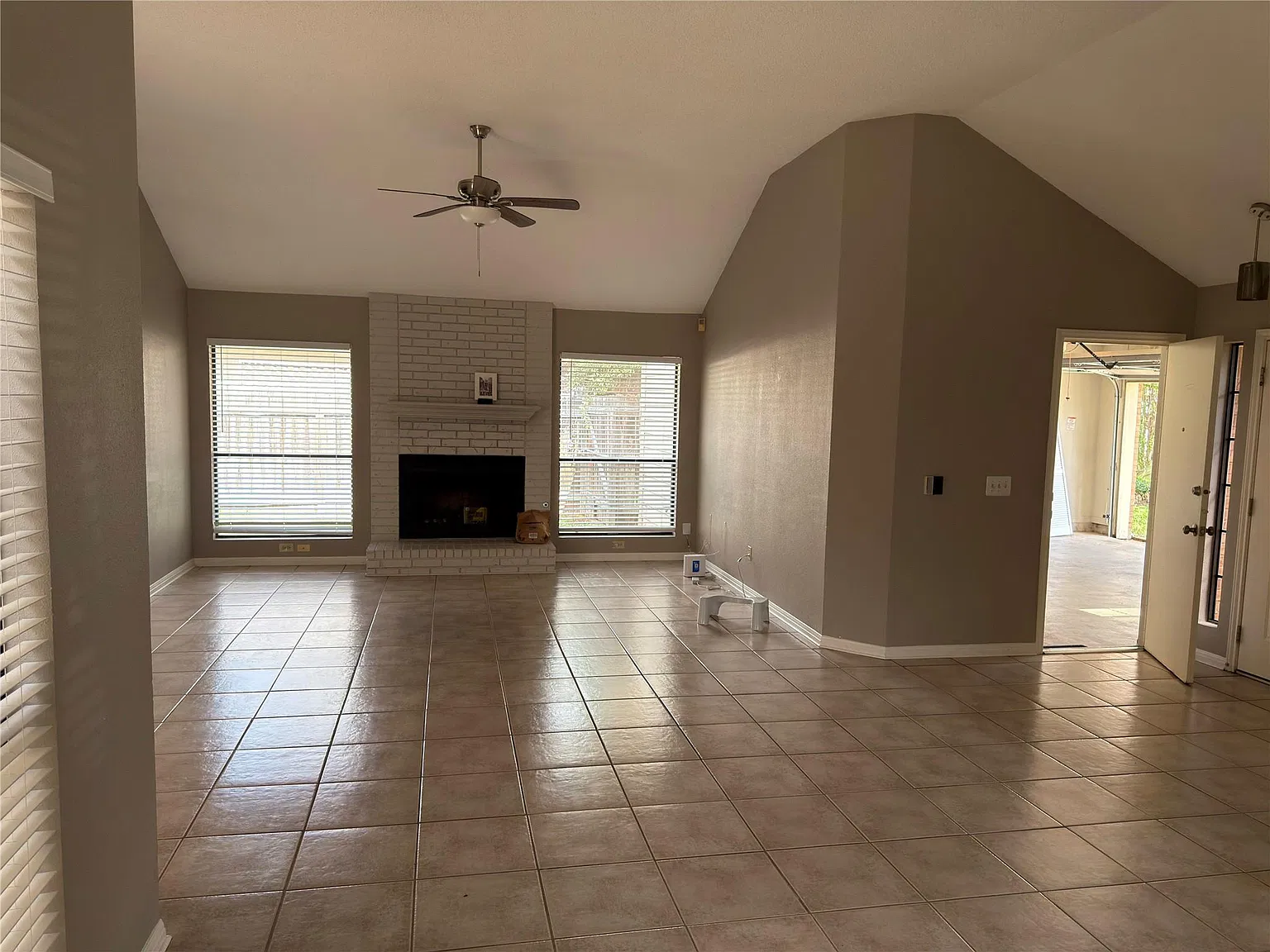 3 bed, 2.0 bath, 1677 sqft, $2,100 — Photo 1