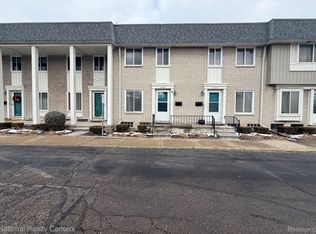 4446 Fifteen Mile Rd, Sterling Heights, MI 48310